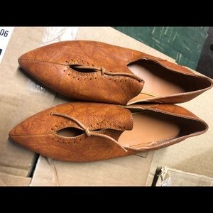 Women’s flats